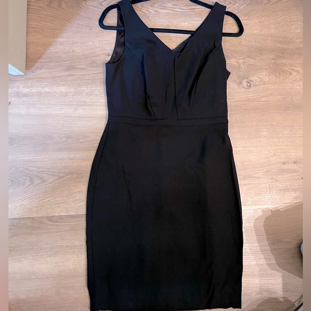 WHITE HOUSE BLACK MARKET BLACK DRESS